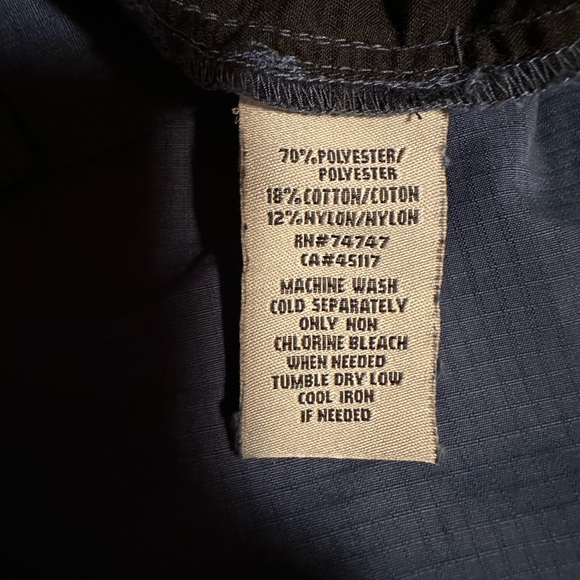 Men's Blue Cargo Shorts. Bob Timberlake brand. Size 32 waist. - Picture 6 of 6